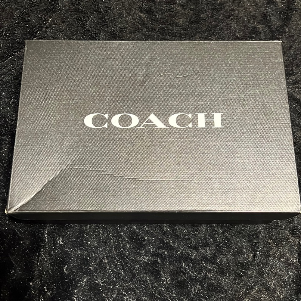 New Coach slides tan color size US9 super comfortable